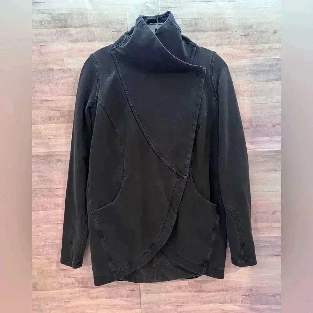 Lululemon Women’s That's A Wrap Jacket Stretch French‎ Terry Black Size 6